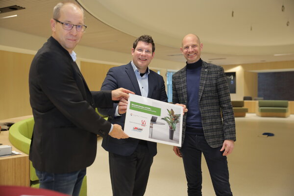 Bouwkundige oplevering vernieuwbouw gemeentehuis Land van Cuijk