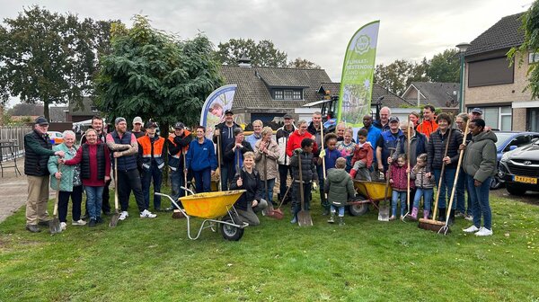 Bewoners in Mill halen tegels uit voortuin: meer groen en natuur, meer gezelligheid en minder wateroverlast