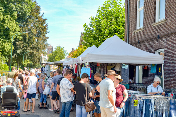 Aanstaande woensdag 24 juli opnieuw gezellige Vakantiejaarmarkt in Mill